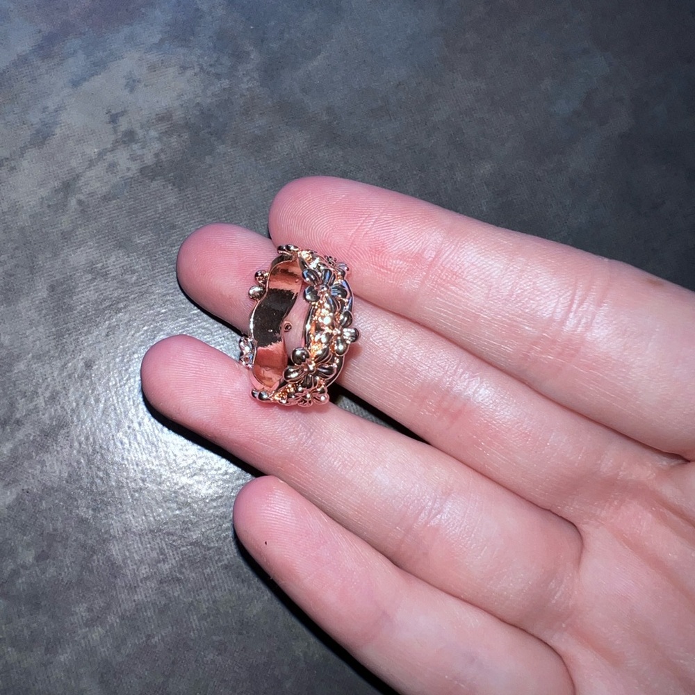 Size 7 Rose gold floral ring